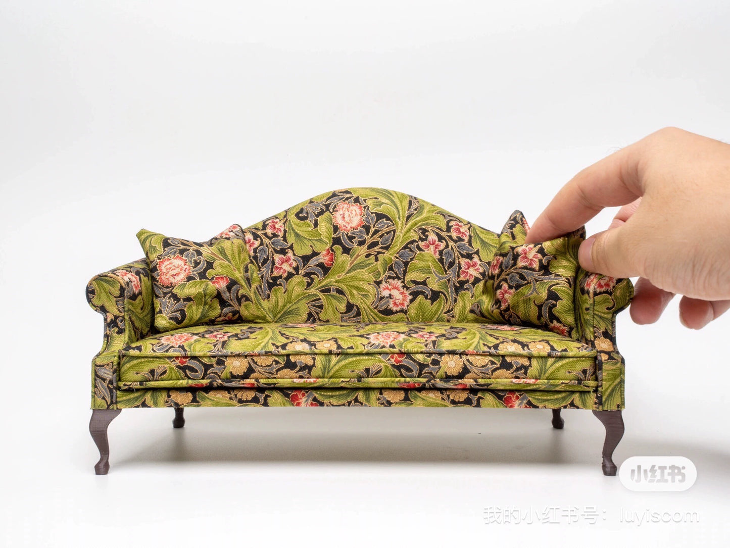 Canapé miniature en tissu floral antique à l'échelle 1:12, meubles de maison de poupée