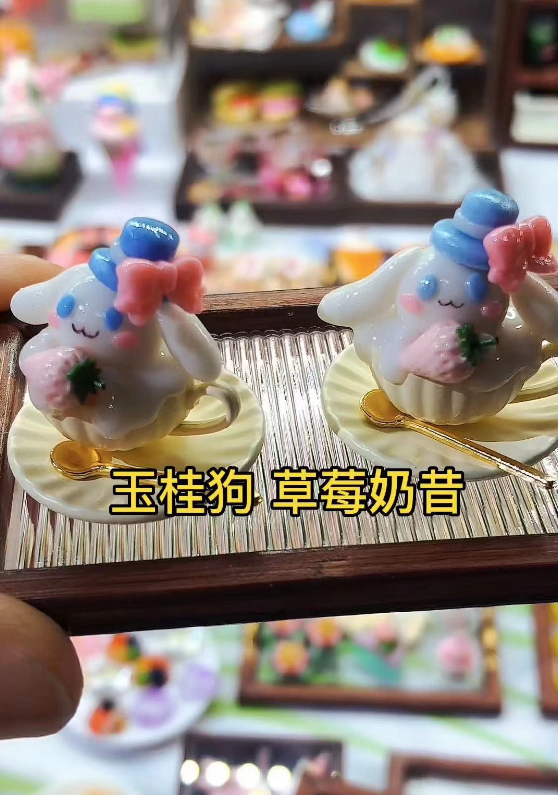 Escena de casa de muñecas de pastelería de arcilla en miniatura a escala 1:12 con lindos pasteles en miniatura