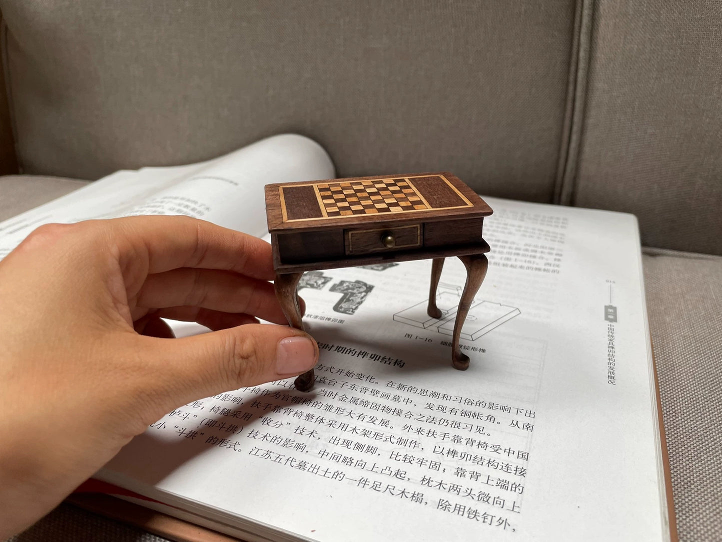 1:12 Scale Handmade Chess Table Miniature Dollhouse Furniture