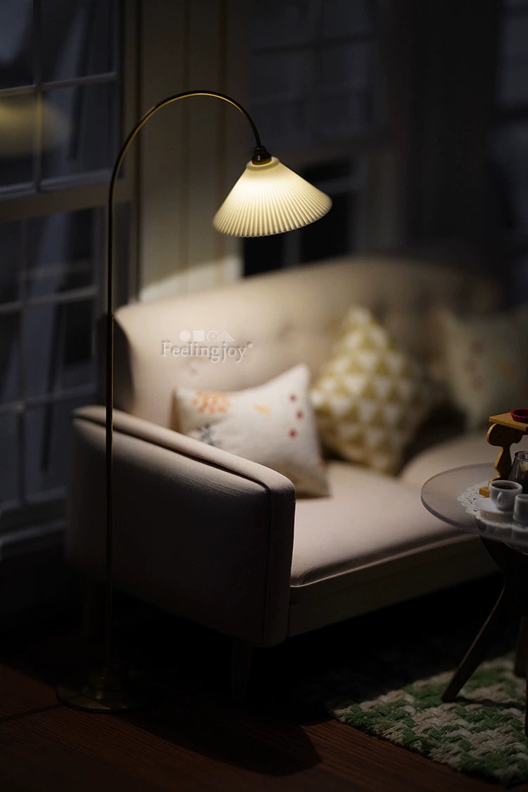 Lampadaire miniature pour maison de poupée BJD/Blythe (échelle 1/6) – Accessoire de mobilier miniature idéal