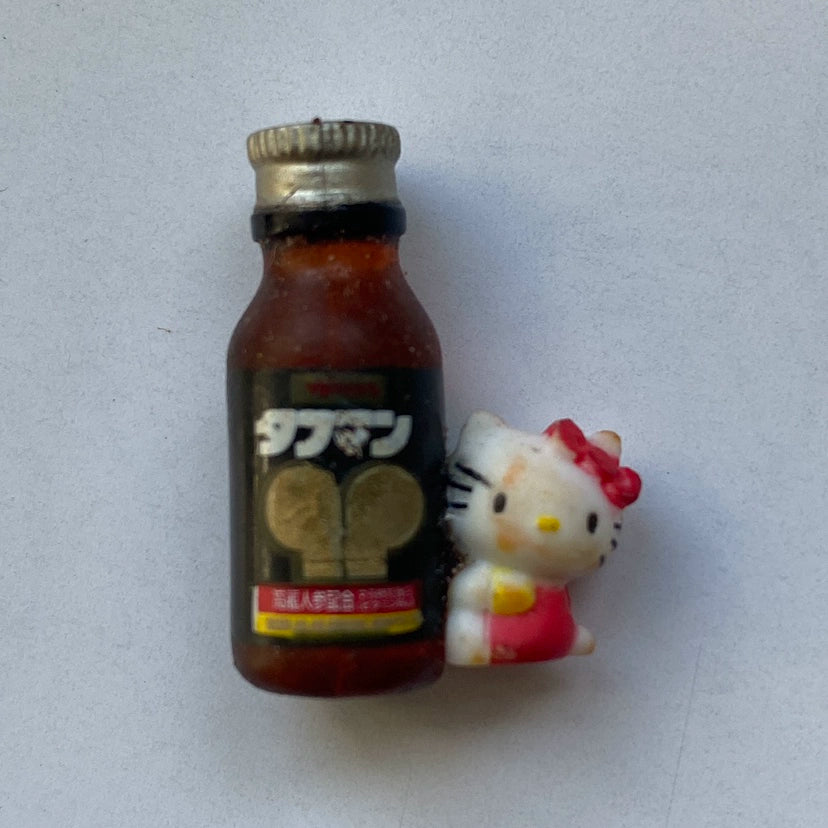 Accesorios para casa de muñecas en miniatura a escala 1:12, juego de comida de Hello Kitty, colgante para teléfono, colección defectuosa