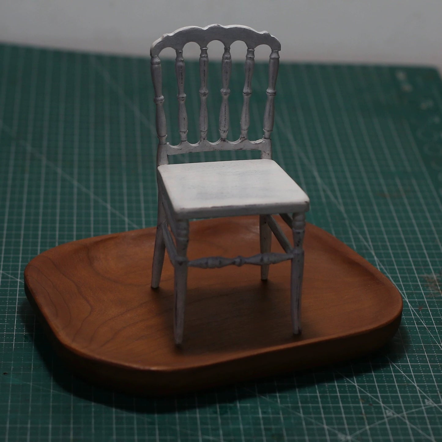 1:6 Scale Distressed Windsor Dining Chair Miniature Dollhouse Furniture