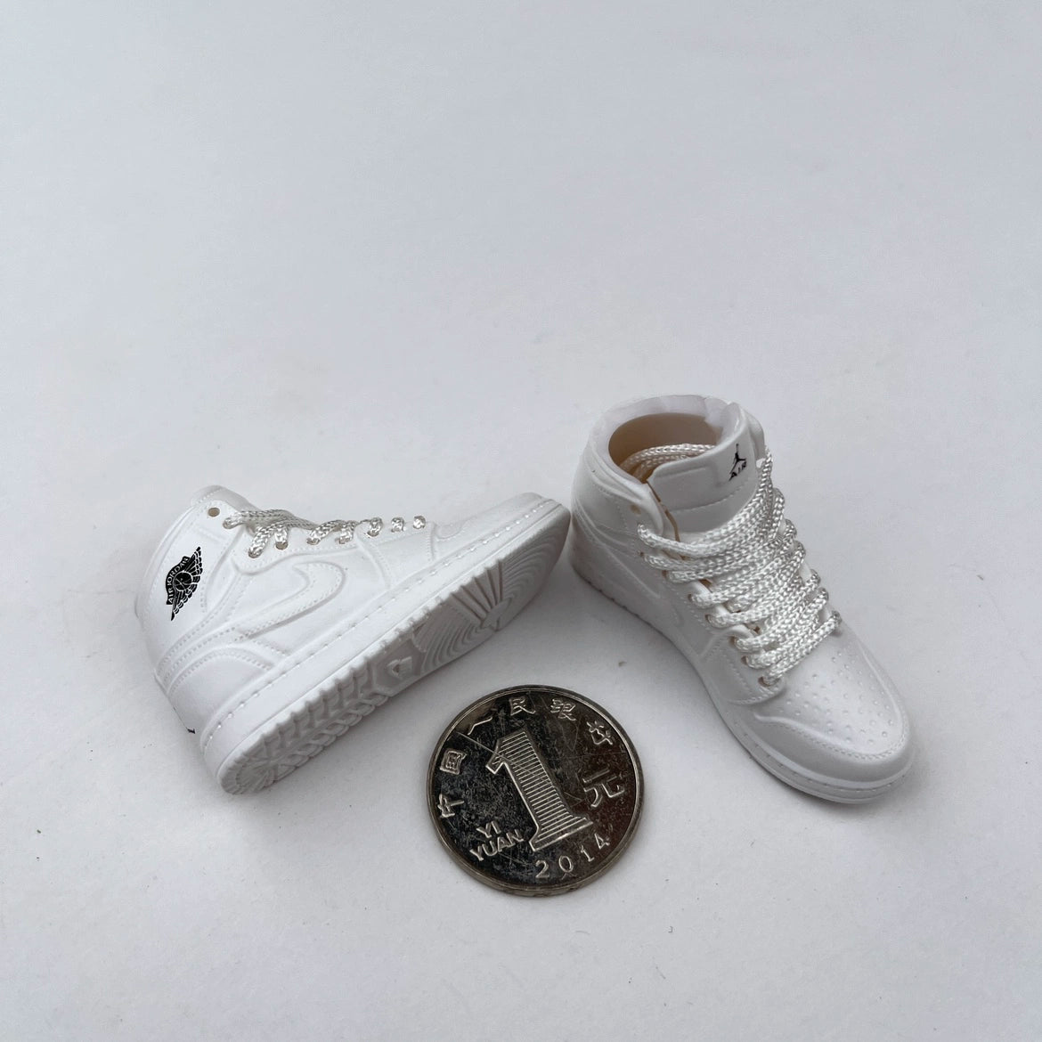Accesorios para muñecas BJD a escala 1:6: Raqueta de tenis en miniatura y zapatillas para Blythe y figuras de acción.