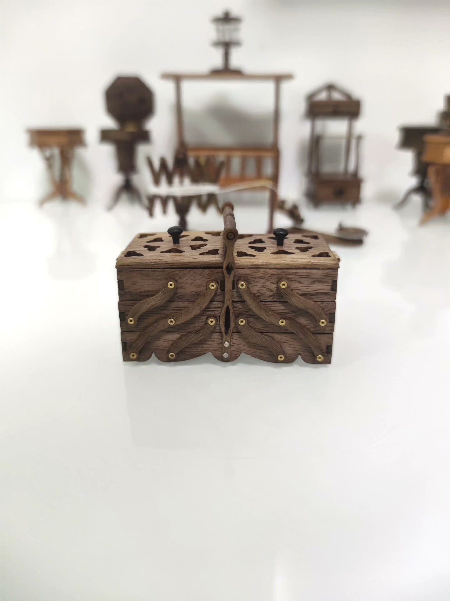 Caja de almacenamiento plegable en miniatura para accesorios de casa de muñecas