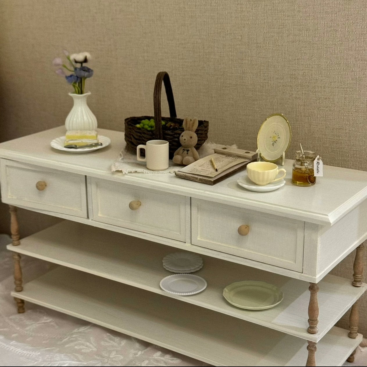 Mesa de plataforma en miniatura a escala 1:12, muebles para casa de muñecas Blythe