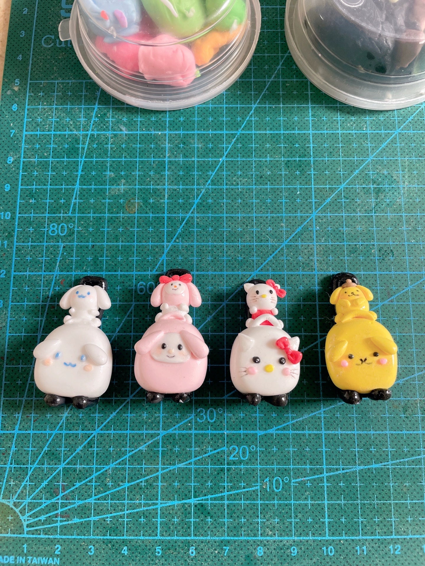 Maleta en miniatura a escala 1:12 de la serie Sanrio, accesorio para casa de muñecas con arcilla.