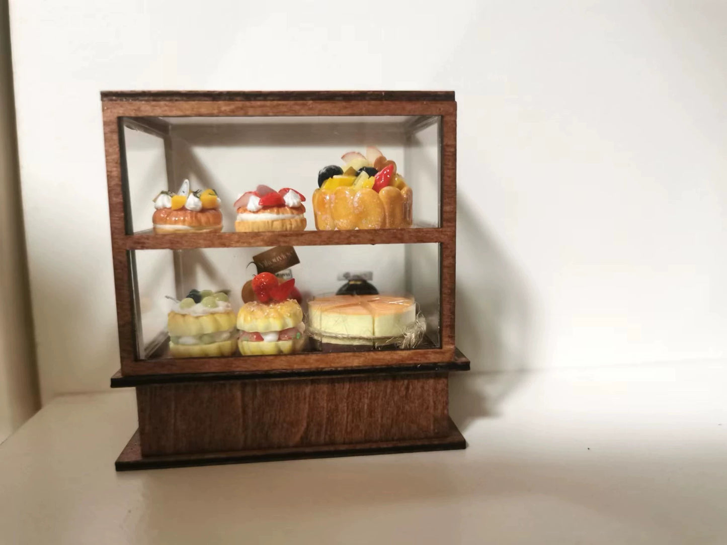 Vitrine à desserts miniature à l'échelle 1:12, meuble de maison de poupée pour cuisine ou boulangerie