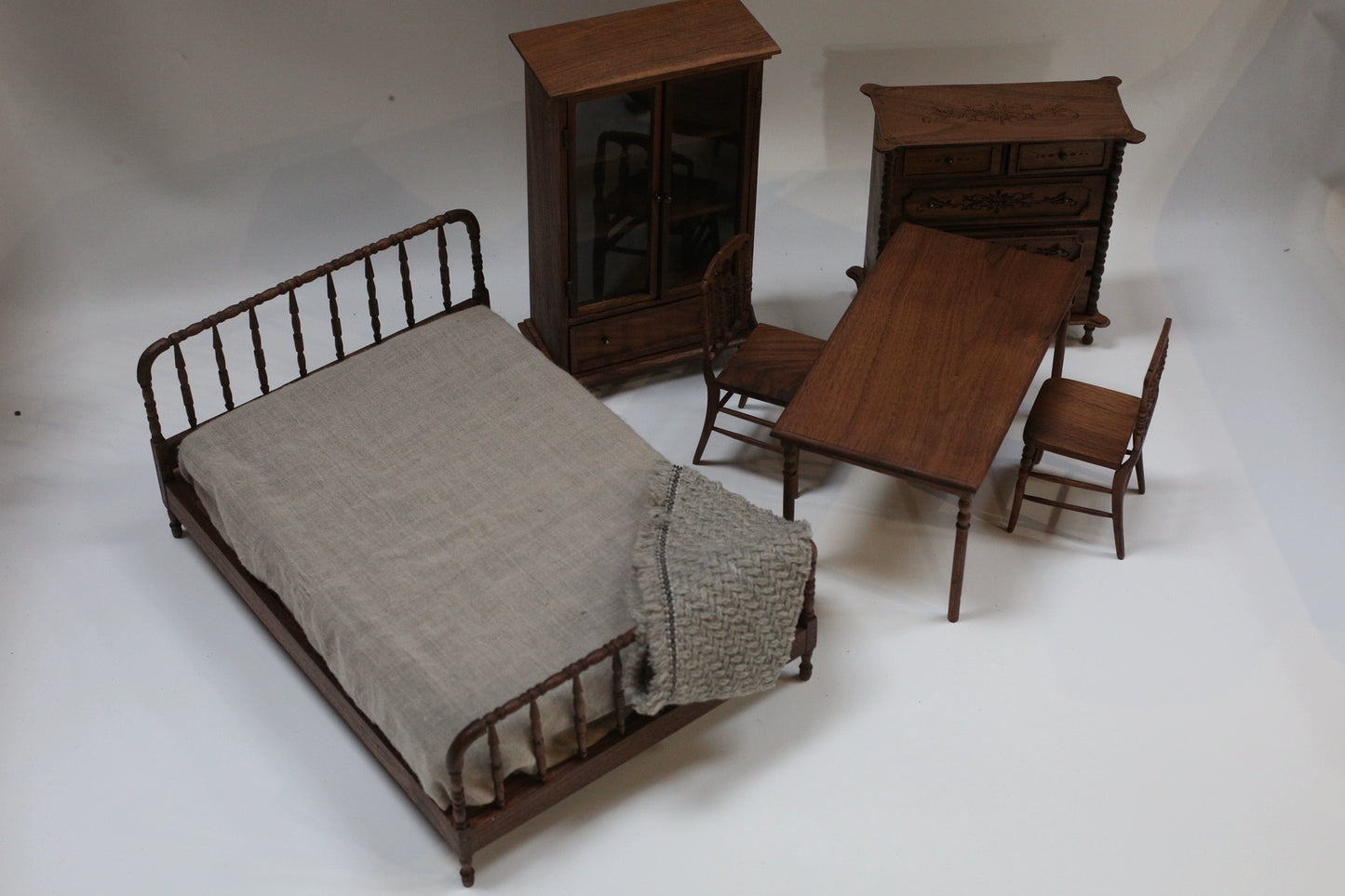 1:6 Scale Walnut Wood Miniature Windsor Bed Dollhouse Furniture