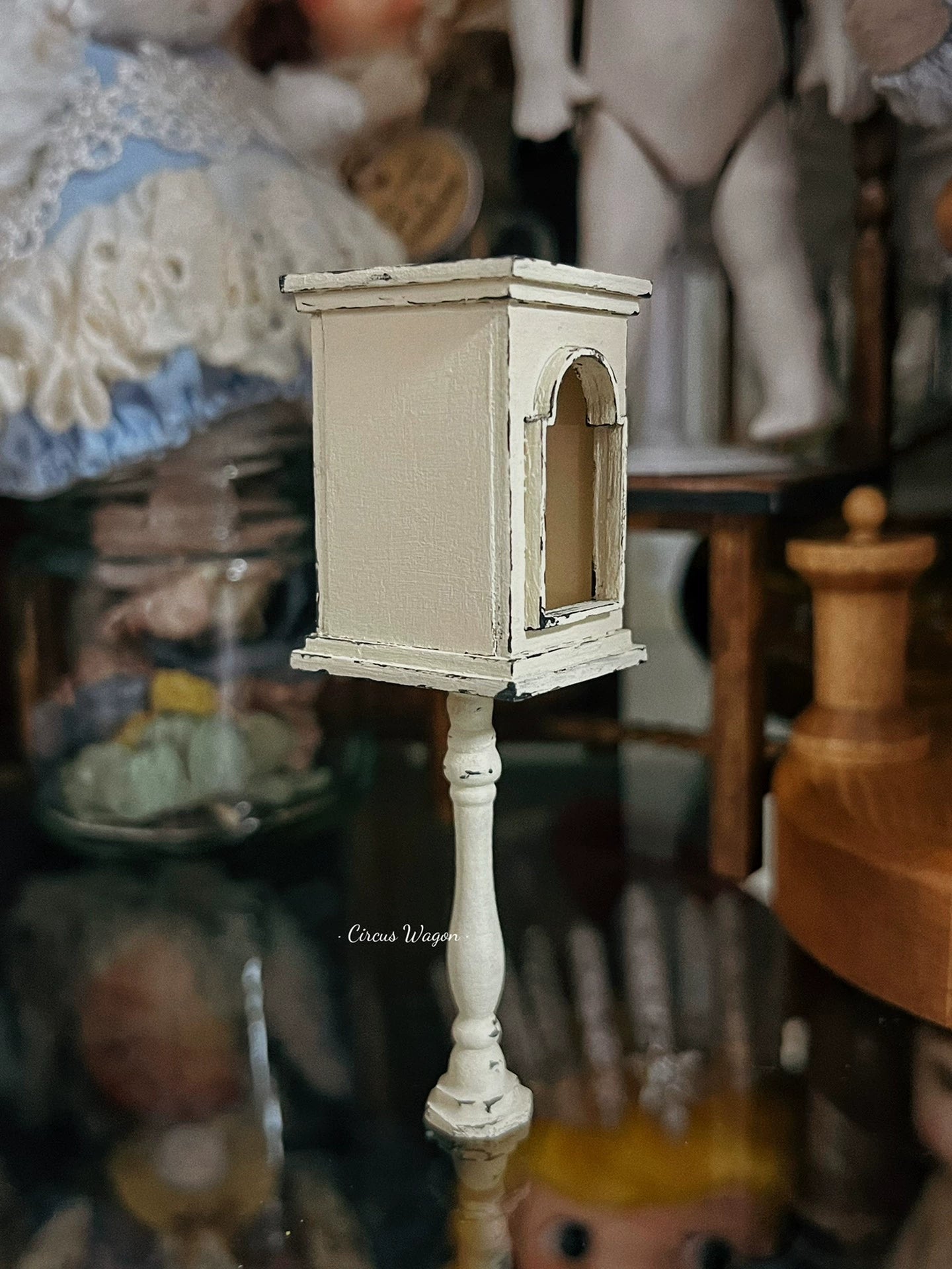 1:12 Scale Miniature Storage Shelf Ivory White Distressed Finish Dollhouse Furniture
