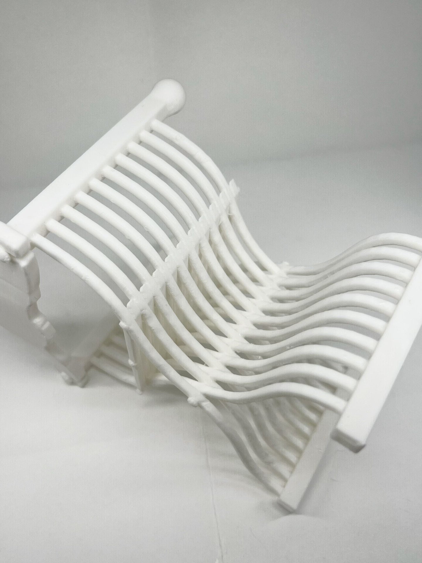 Chaise Dante miniature à l'échelle 1:6, meuble de maison de poupée fait main, modèle blanc