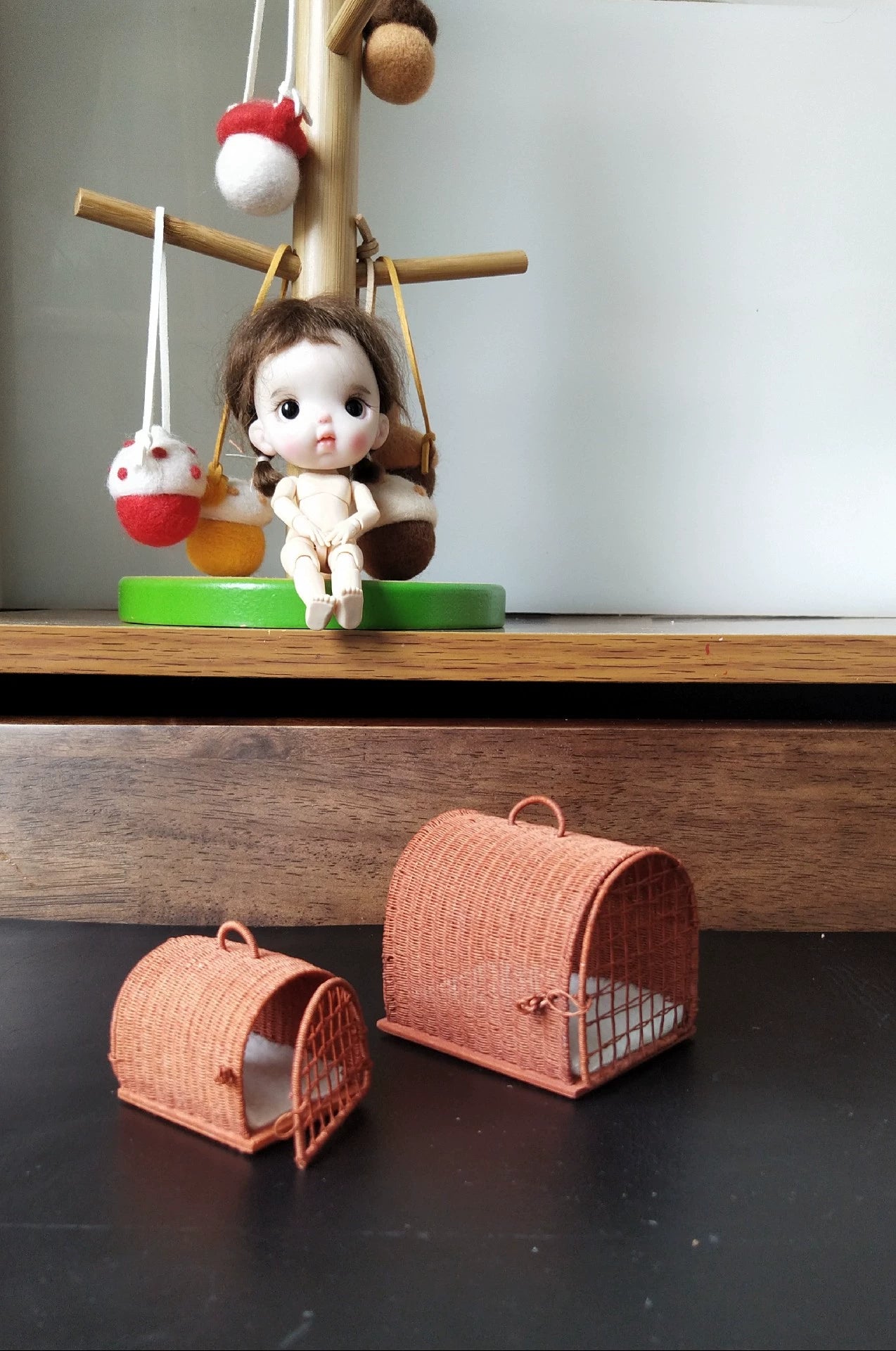 1:12 Scale Miniature Woven Pet Basket Dollhouse Accessory For Cats And Dogs
