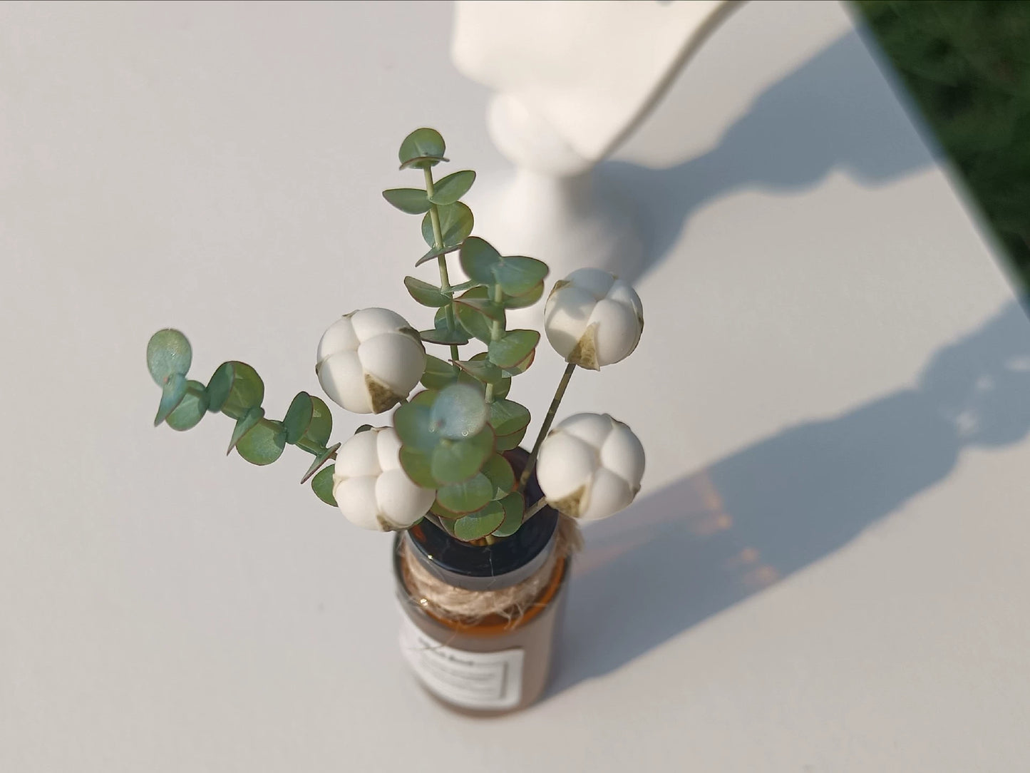 Hojas de eucalipto y flores de algodón en miniatura de arcilla a escala 1:12, accesorios de exhibición para BJD