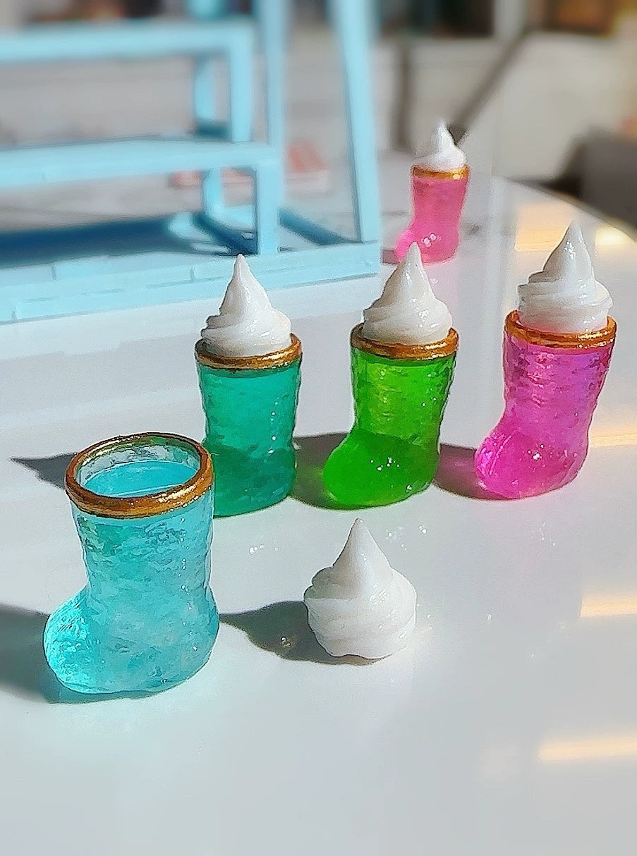 Bottes miniatures en argile à l'échelle 1:6 avec dessus crème pour maison de poupée, accessoire de jeu BJD