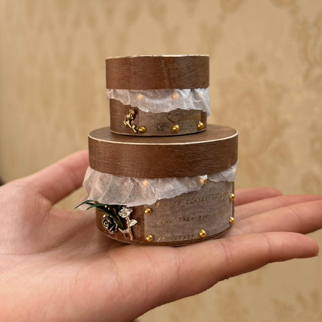 1:6 Scale Miniature Vintage Hat Box With Eternal Flowers For Blythe Dollhouse BJD Accessories