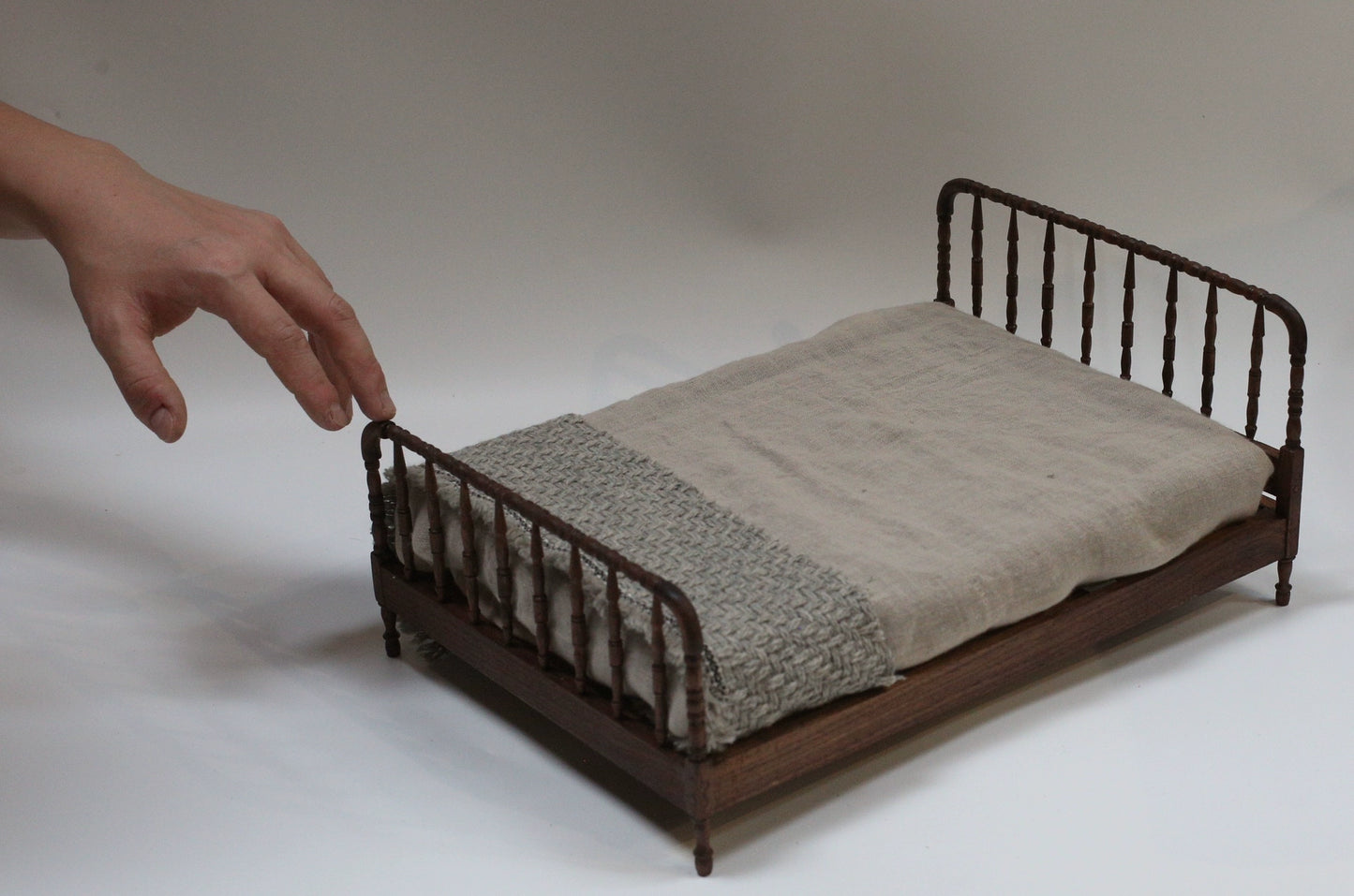 1:6 Scale Walnut Wood Miniature Windsor Bed Dollhouse Furniture