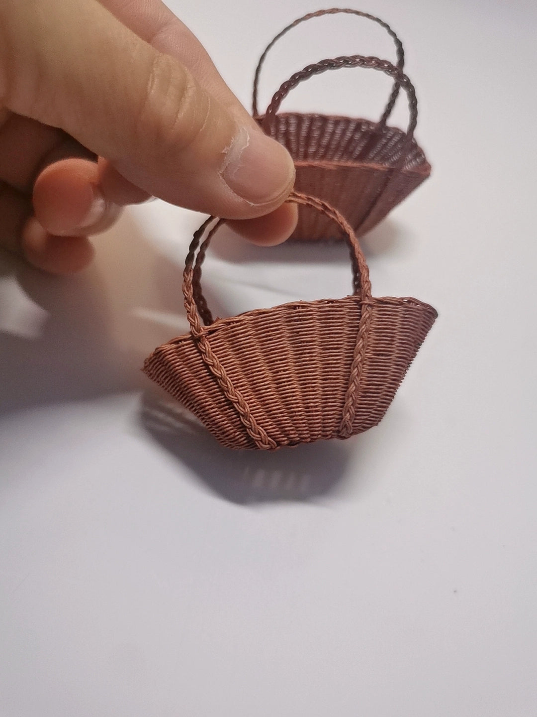1:12 Scale Miniature Woven Paper Basket Dollhouse Furniture Customizable Color