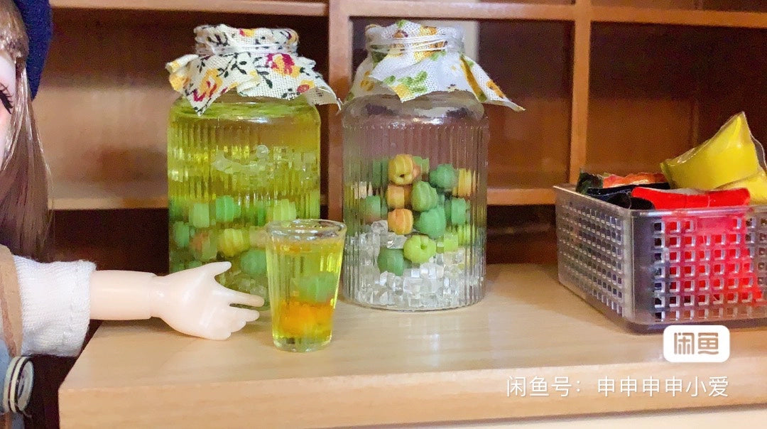 1:12 Scale Miniature Lemonade Pitcher Fruit Tea Pitcher For Dollhouse Kitchen Accessories