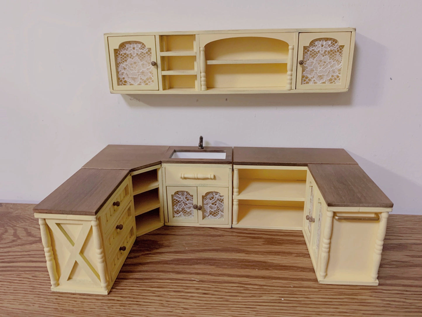 1:12 Scale Miniature Kitchen Cabinet Dollhouse Furniture With Wall Shelf And Storage Rack
