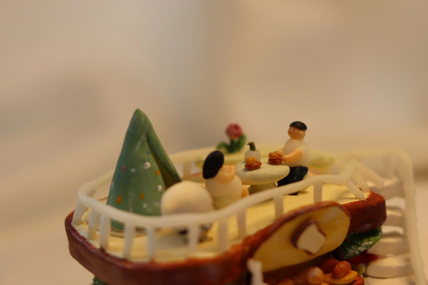 1:12 Scale Music Box Miniature Dollhouse Furniture With Wheels For Play Room