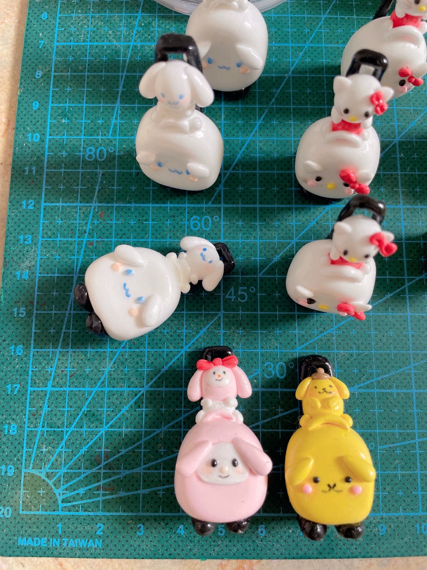 Maleta en miniatura a escala 1:12 de la serie Sanrio, accesorio para casa de muñecas con arcilla.
