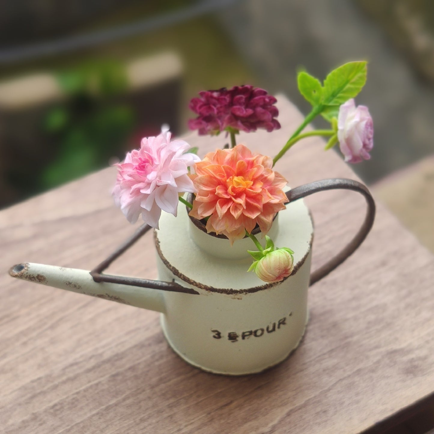 1:12 Scale Miniature Clay Dahlia Flower For Dollhouse Garden Decoration