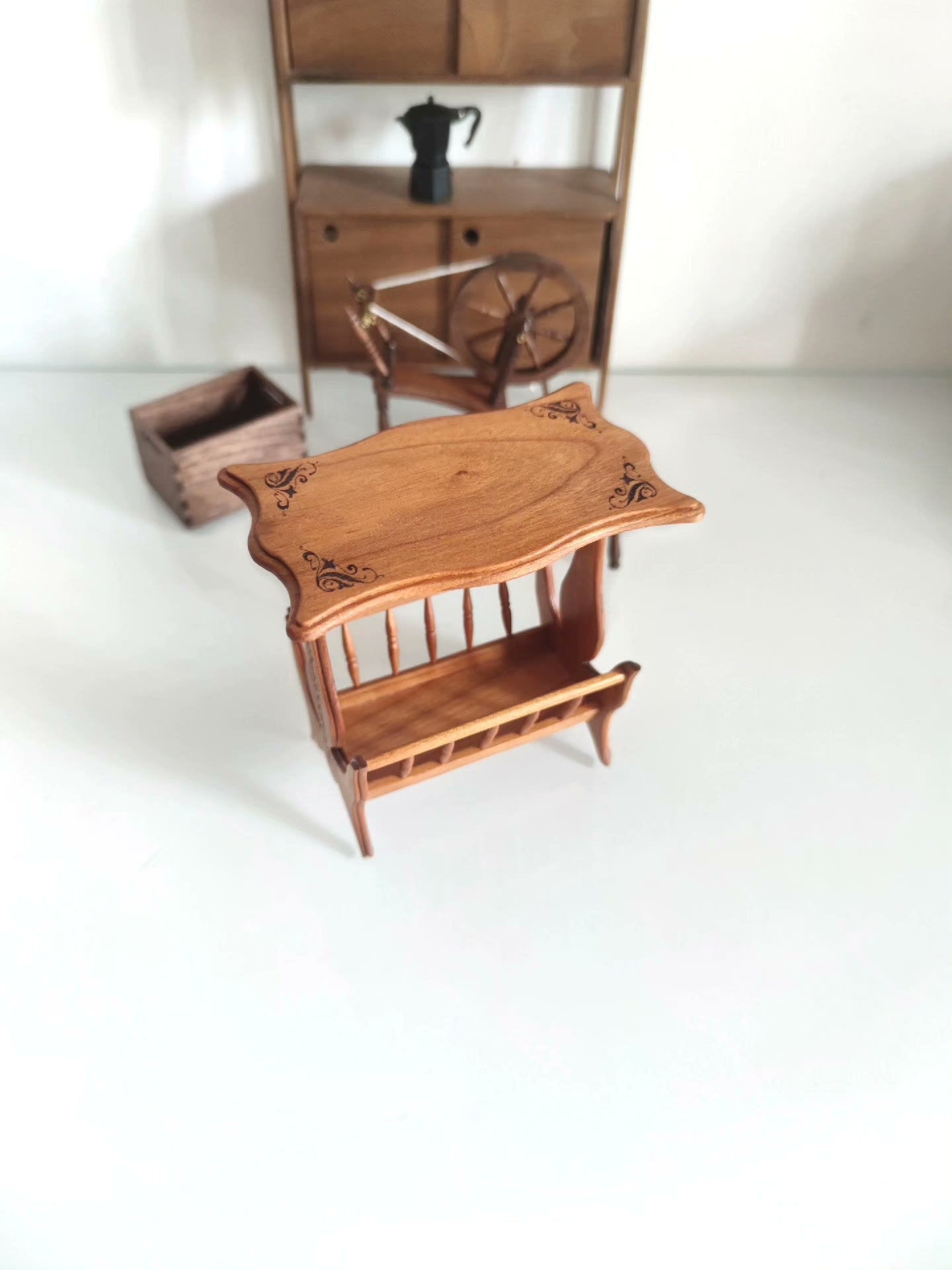 Porte-revues miniature à l'échelle 1:6, accessoire pour maison de poupée