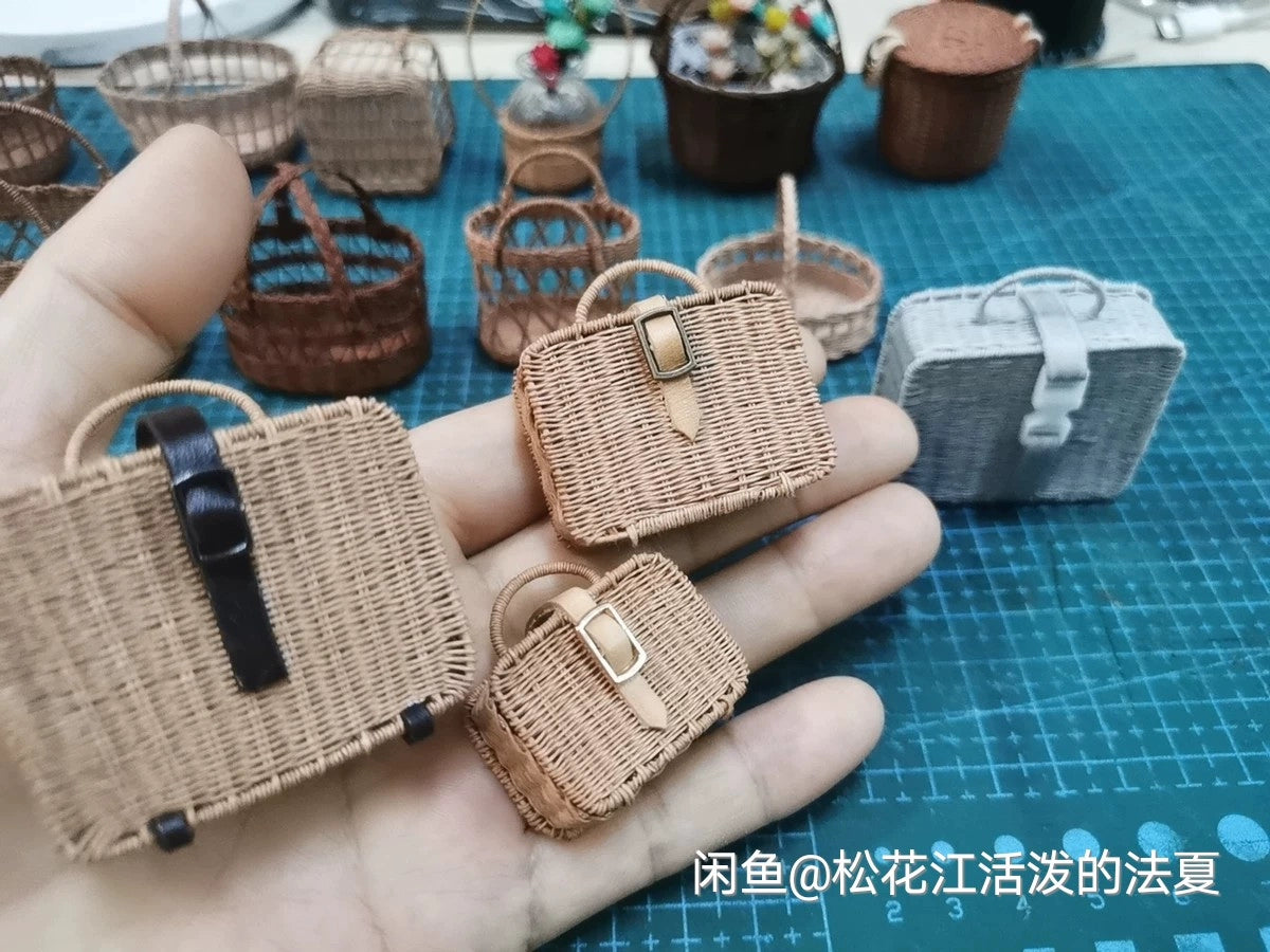 1:6 Scale Miniature Woven Handbag Basket Dollhouse Accessory For Outing School Office