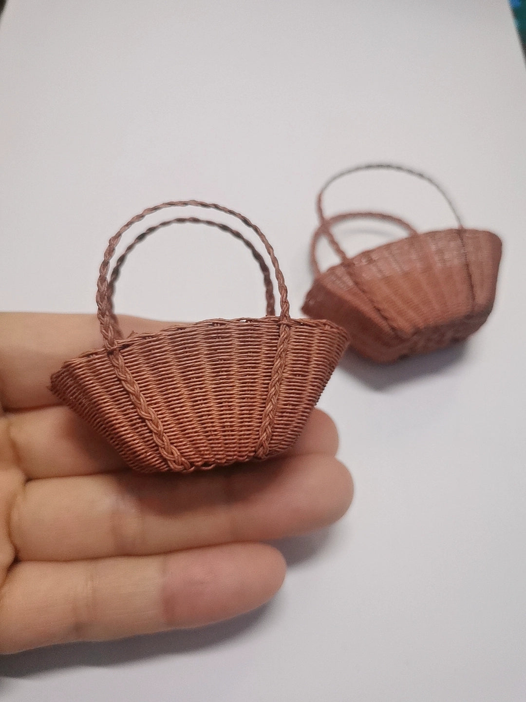 1:12 Scale Miniature Woven Paper Basket Dollhouse Furniture Customizable Color