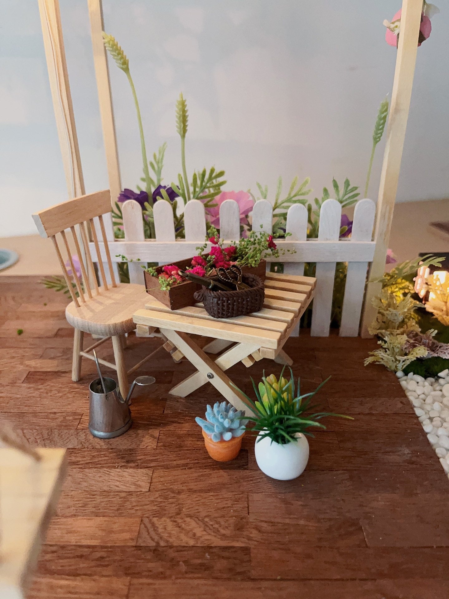 Conjunto de muebles para casa de muñecas en miniatura con jardín de rosas a escala 1:12