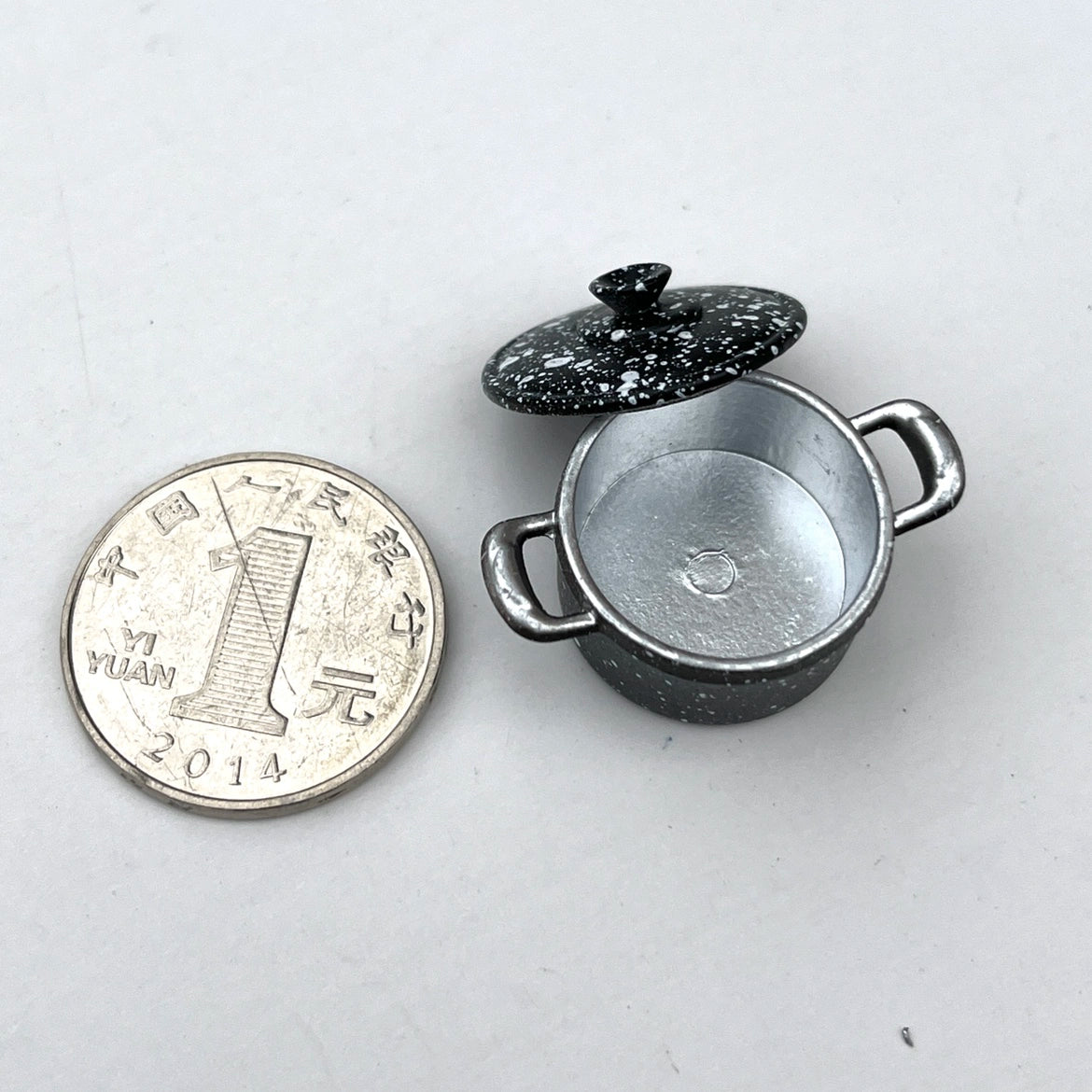 Ensemble d'accessoires de cuisine miniatures pour maison de poupée à l'échelle 1:12, avec accessoires de supermarché et ustensiles de cuisine
