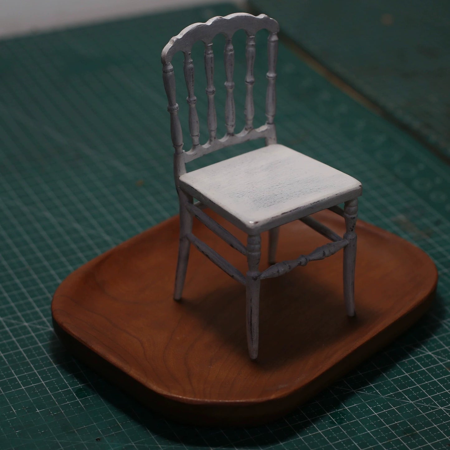 1:6 Scale Distressed Windsor Dining Chair Miniature Dollhouse Furniture