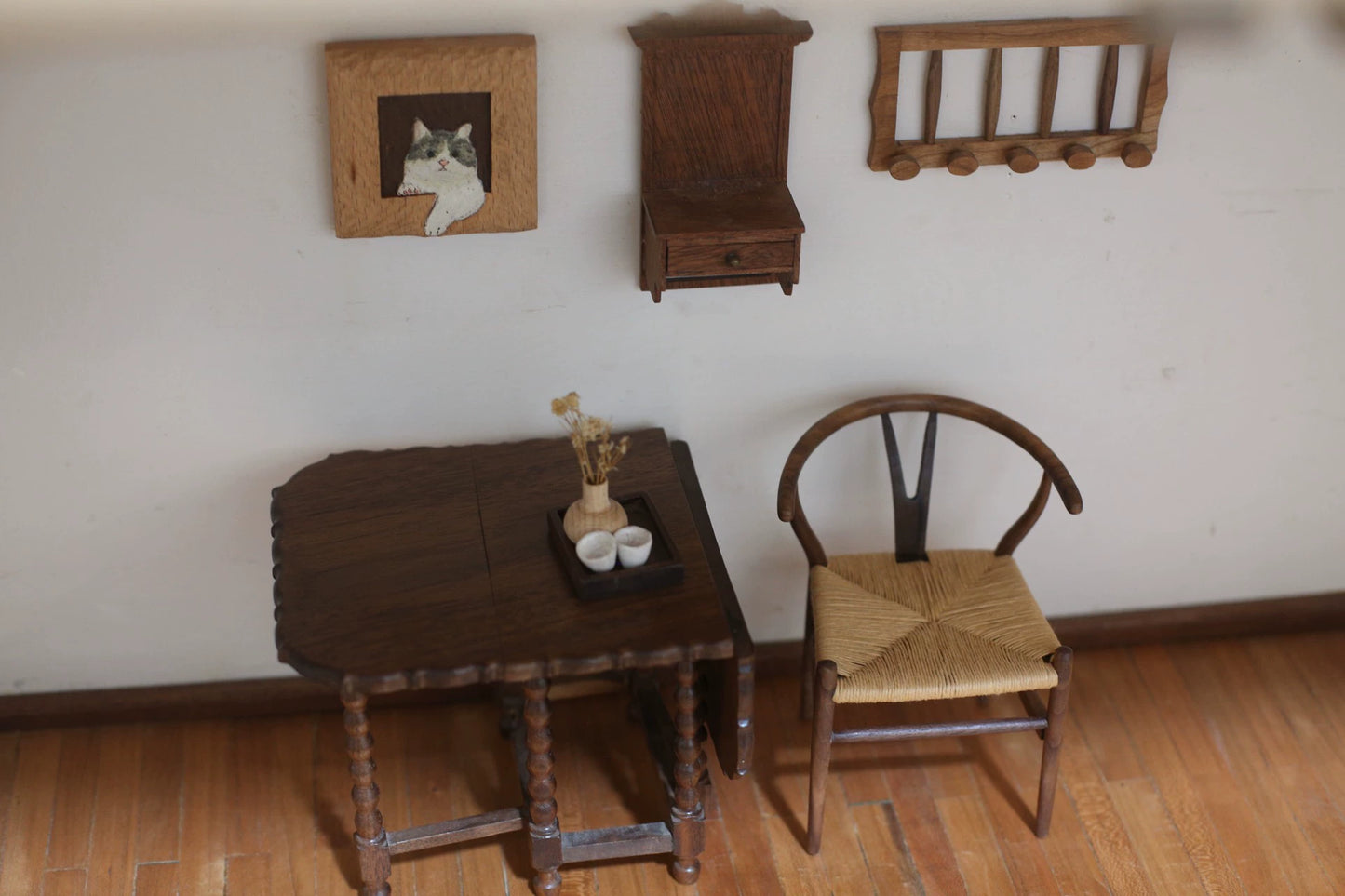 1:6 Scale Miniature Wishbone Chair Dollhouse Furniture