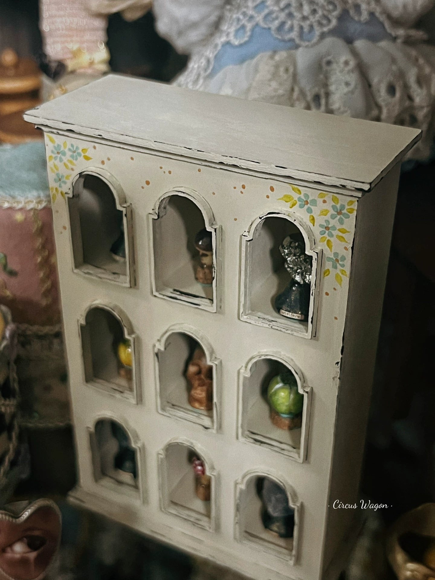 1:12 Scale Miniature Mineral Display Cabinet Ivory White With Distressed Edges Miniature Dollhouse Furniture
