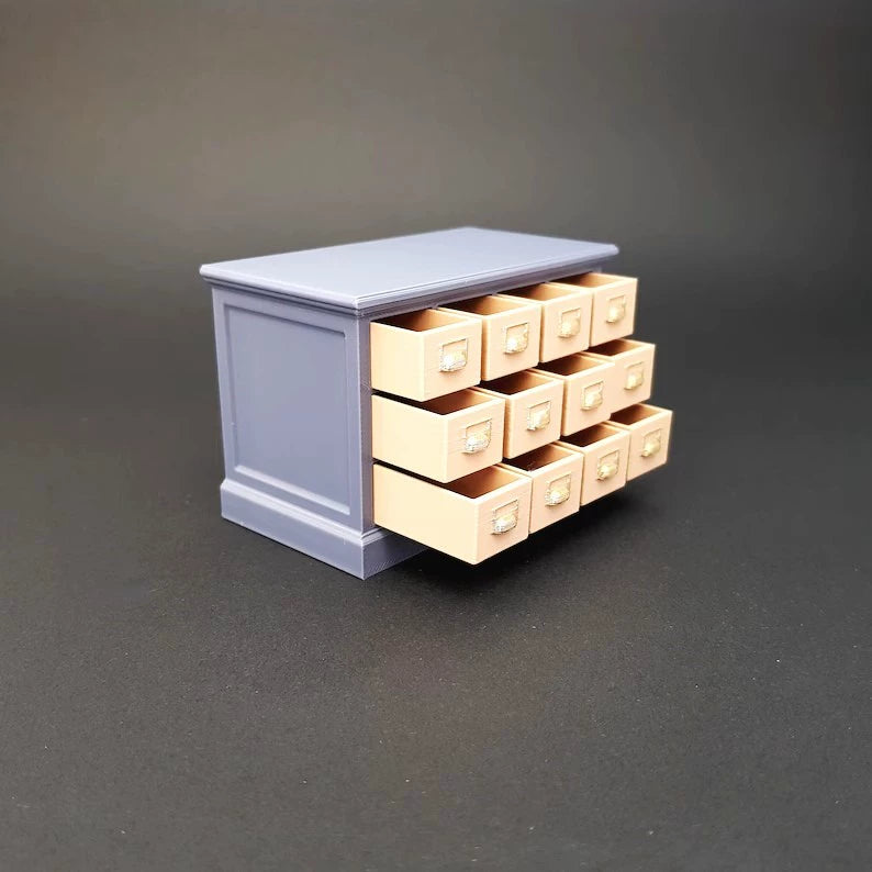 Mueble de almacenamiento en miniatura de madera con cajones para casa de muñecas a escala 1:12.