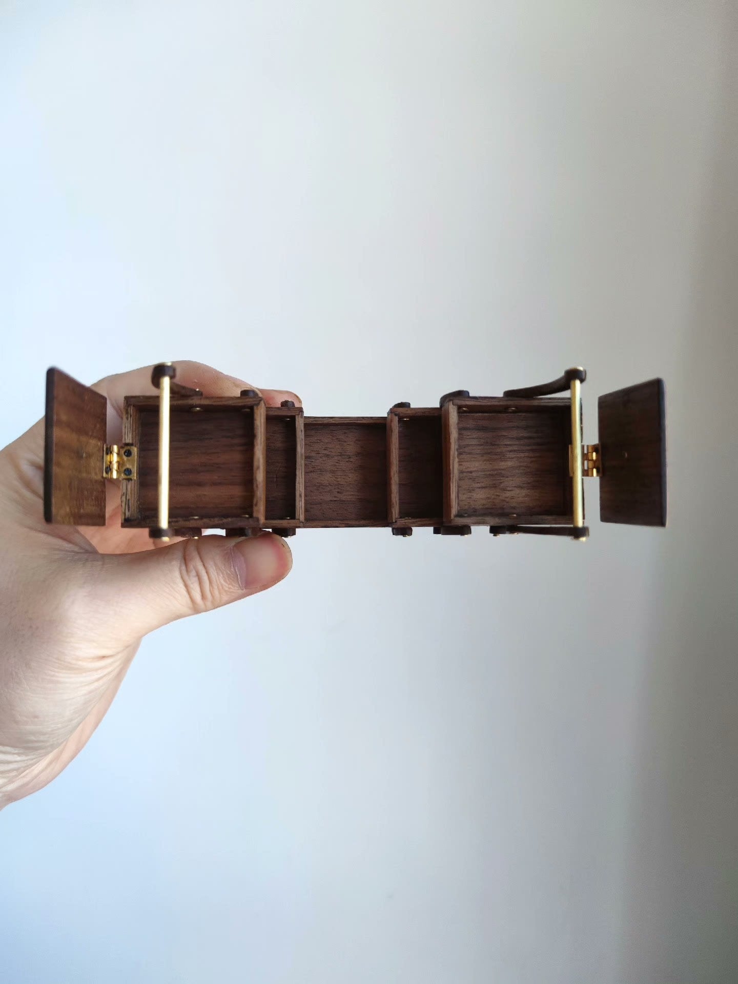 Caja de costura en miniatura a escala 1:12 con asas dobles, muebles para casa de muñecas