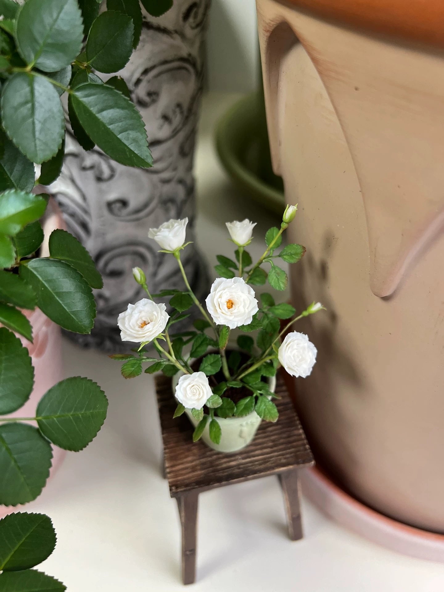 1:6 Scale Miniature White Burgundy Rose Potted Plant For Blythe Dollhouse Decor