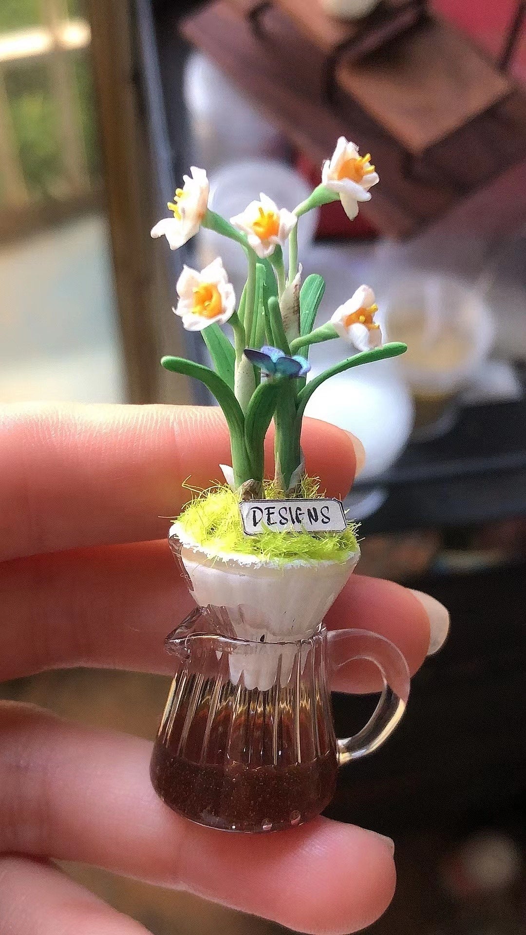 Narciso de arcilla en miniatura a escala 1:12, accesorio para casa de muñecas en miniatura hecho a mano