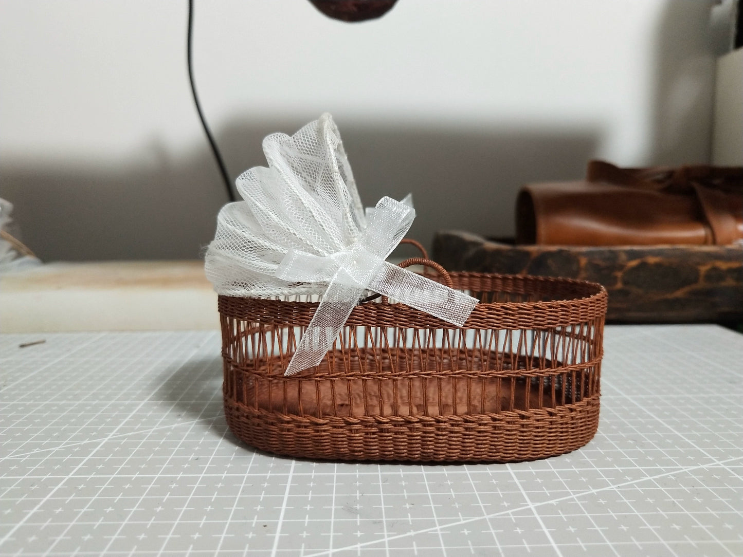 1:6 Scale Miniature Wicker Cradle For Dollhouse Baby Nursery Accessory 10.3cm Long 6cm Wide