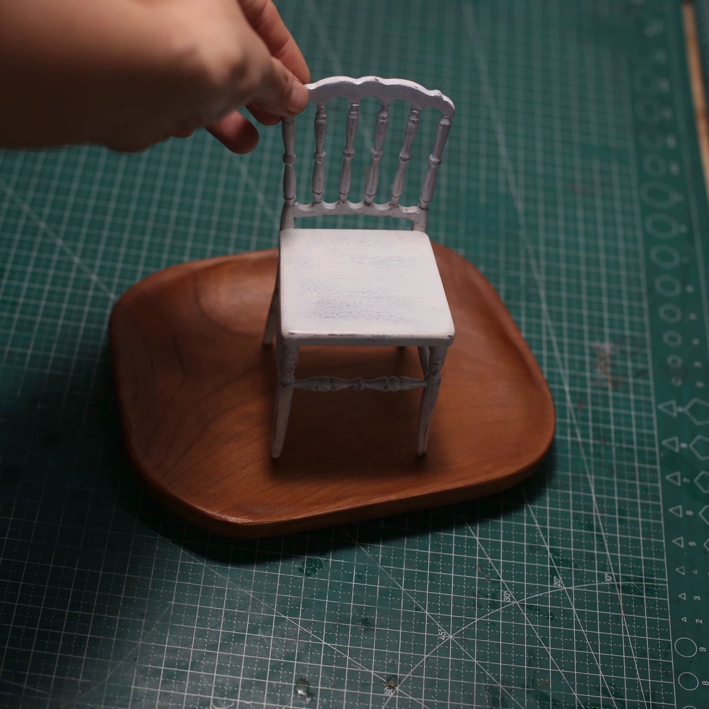 1:6 Scale Distressed Windsor Dining Chair Miniature Dollhouse Furniture