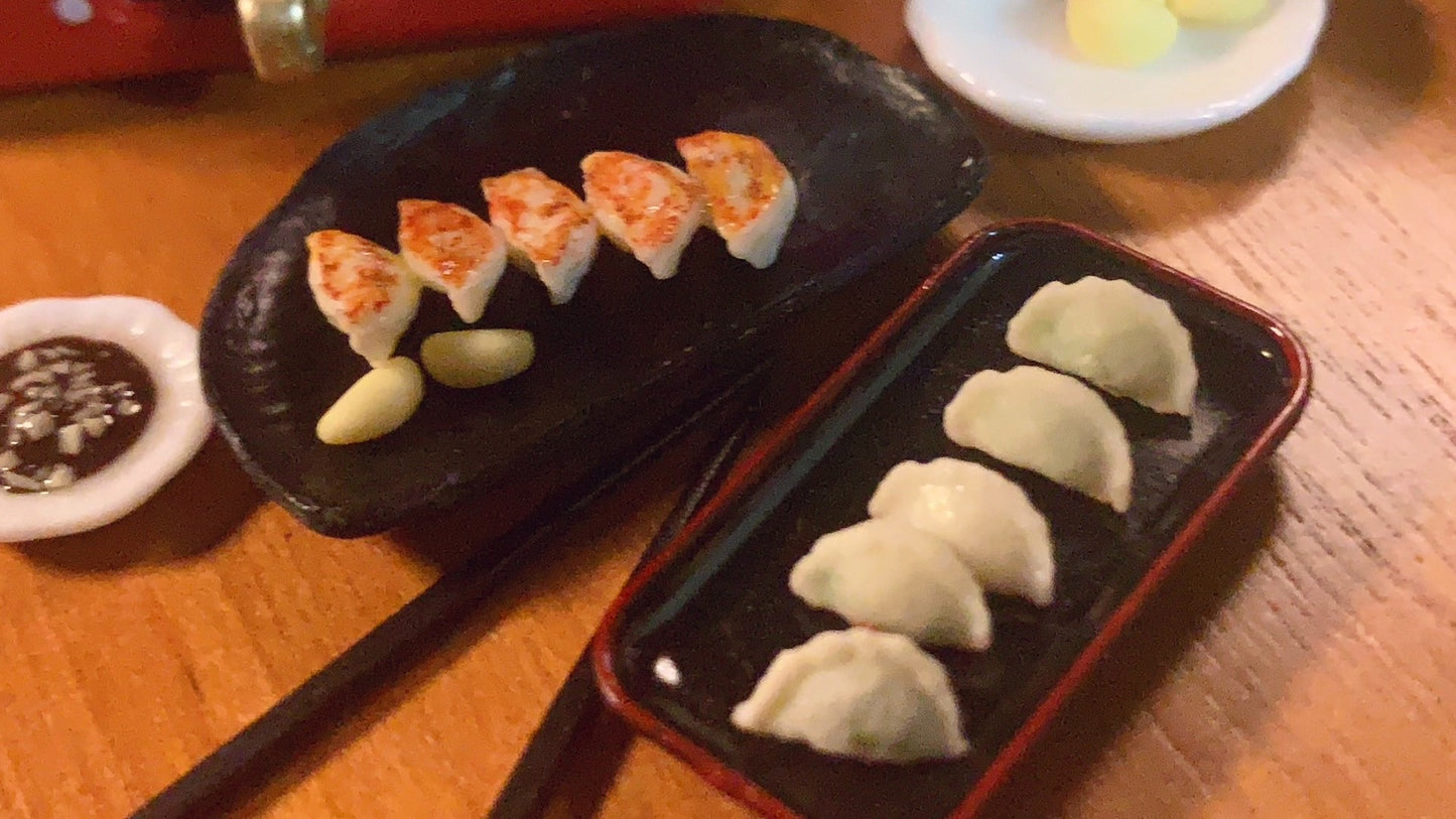 1:12 Scale Miniature Dumplings With Transparent Vegetable Filling Thin Wrappers Set Of 5 Includes Free Garlic Accessory