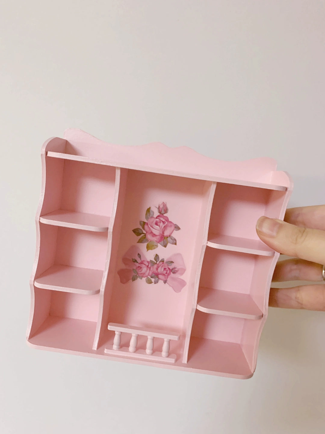 1:6 Scale Miniature Dollhouse Furniture Wooden Cabinet Wall Shelf Kitchen Cupboard Retro Miniature For Blythe Doll