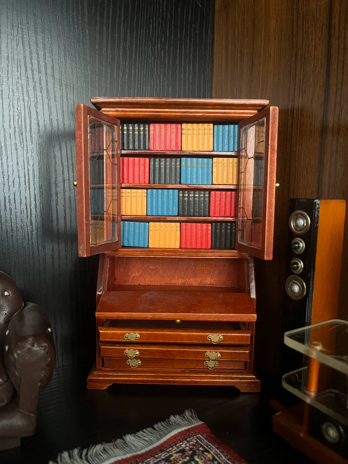 1:12 Scale Miniature Dollhouse Furniture GSC Props BJD Accessories Miniature Bookshelf Stereo