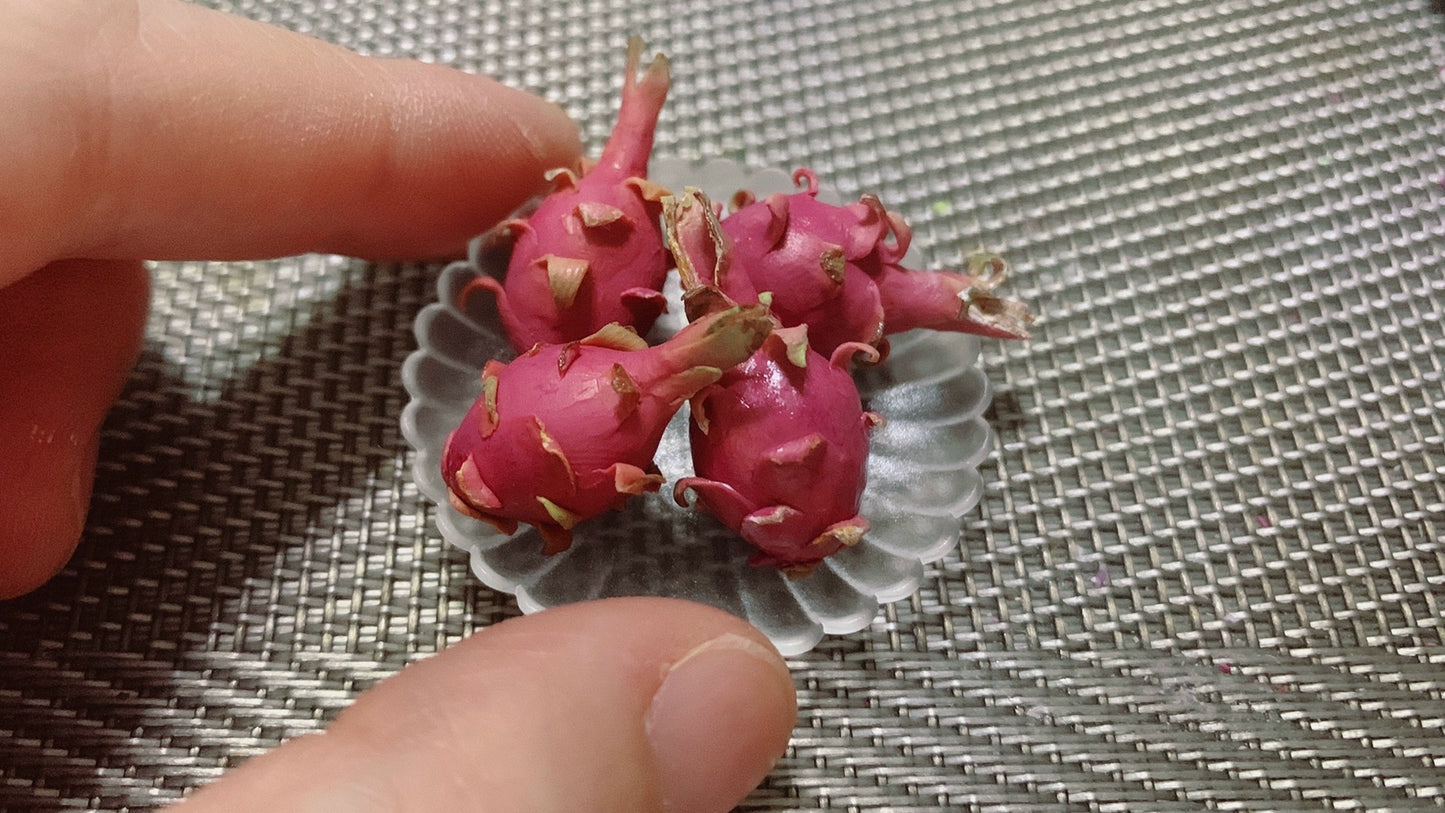 1:12 Scale Soft Clay Miniature Dragon Fruit For BJD OB11 Dollhouse Accessory