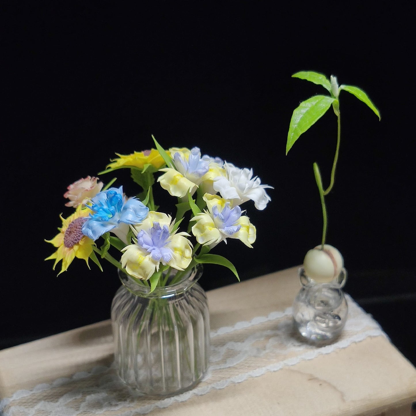 1:12 Scale Miniature Clay Flower Iris For Dollhouse Decor
