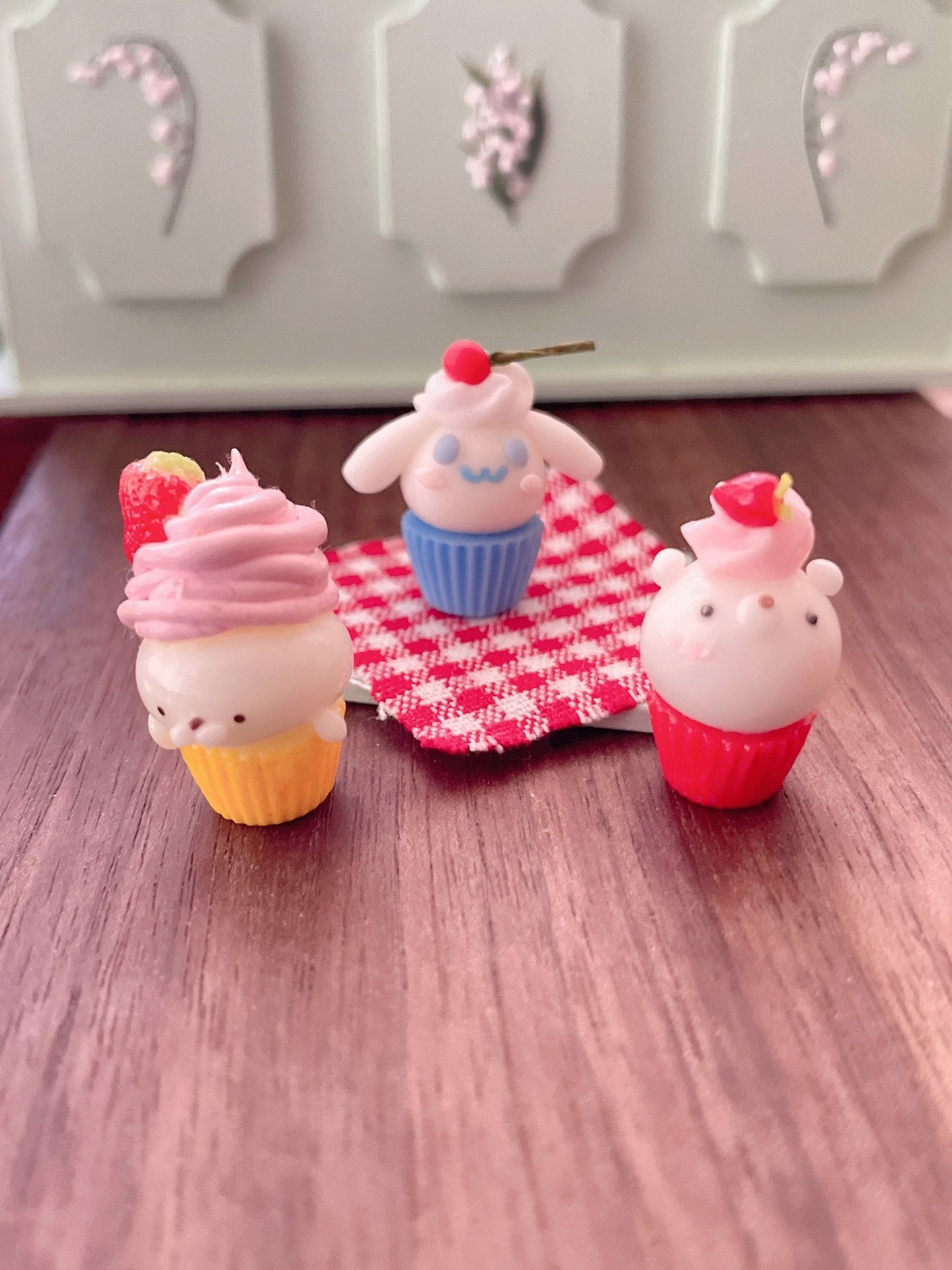 Décoration miniature en argile pour cupcakes en forme d'otarie à l'échelle 1:12