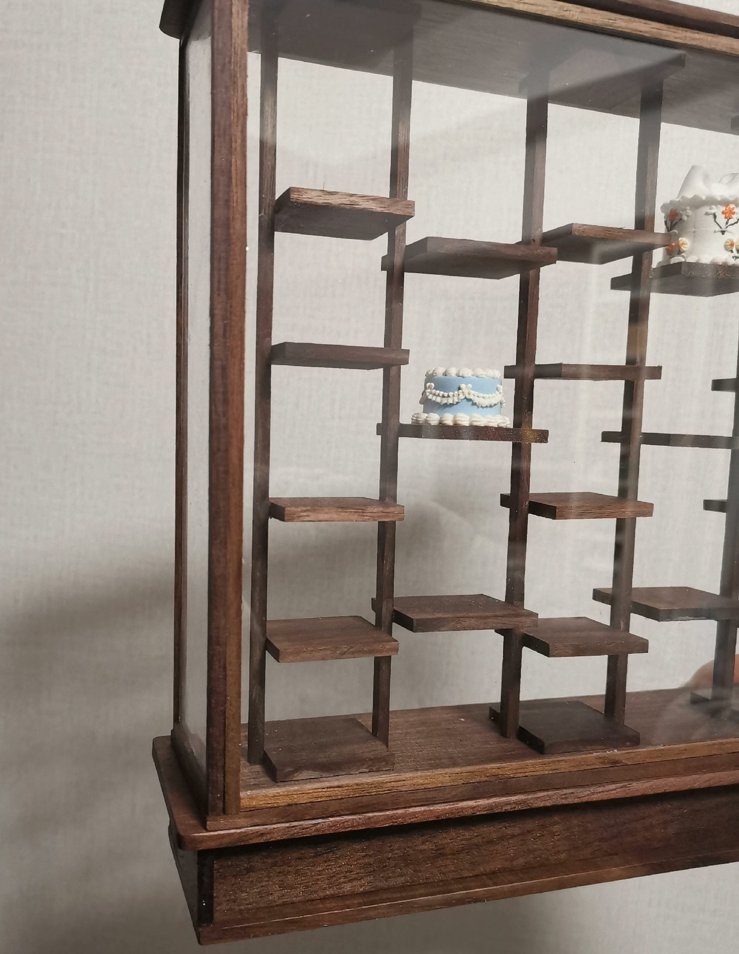 Vitrina de madera para casa de muñecas en miniatura, hecha a mano, a escala 1:12