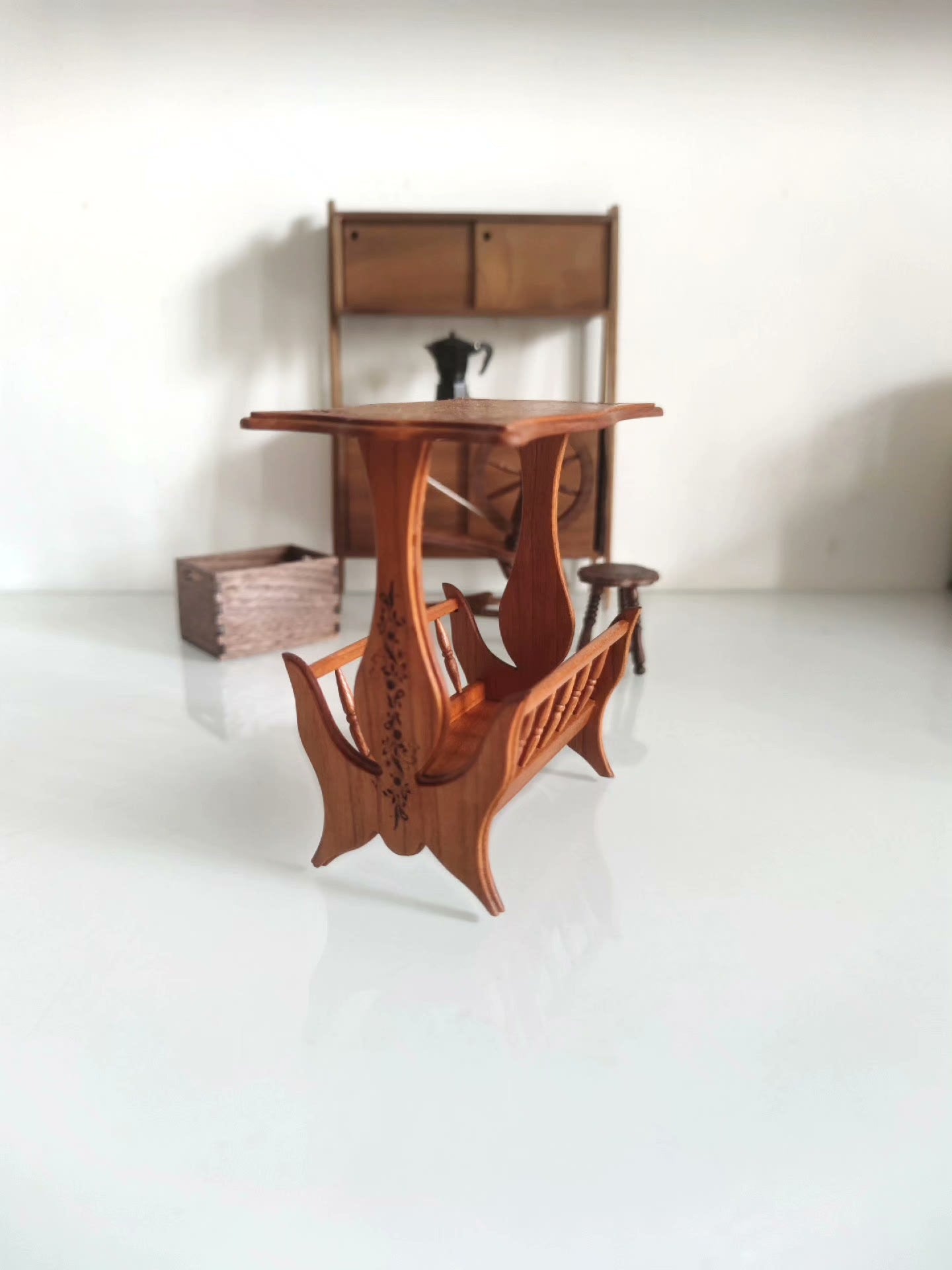 Porte-revues miniature à l'échelle 1:6, accessoire pour maison de poupée