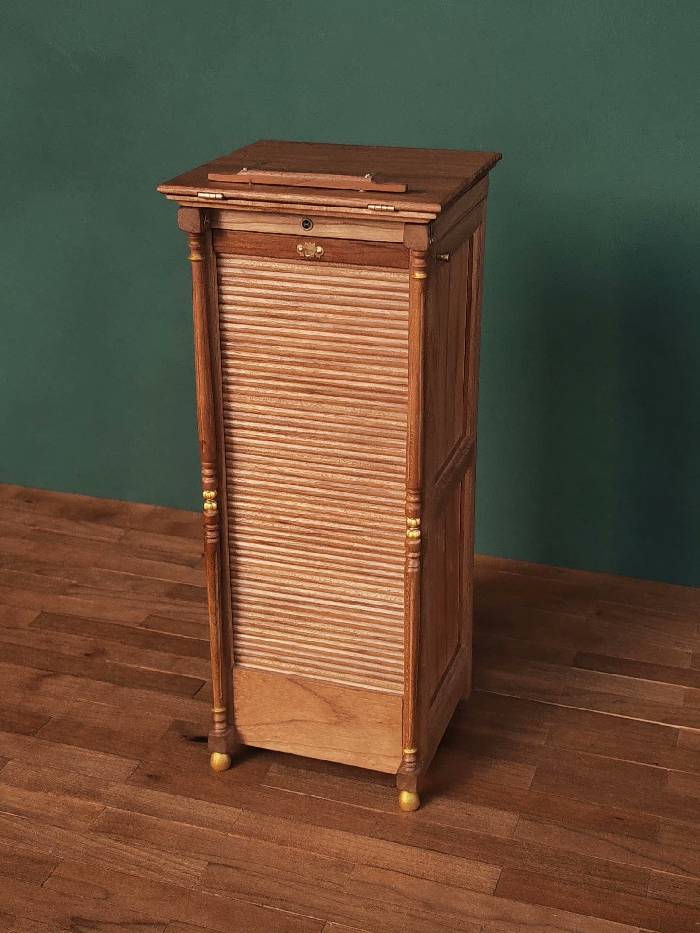 Cabinet dentaire miniature de style Eastlake à l'échelle 1:6 pour maison de poupée Blythe