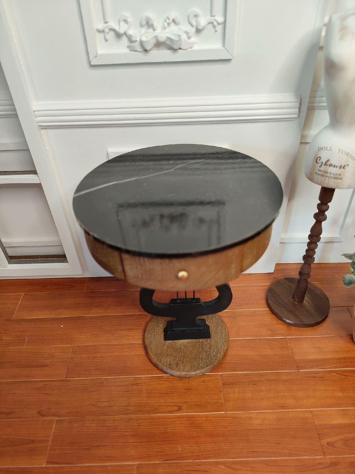 Mesa de lira a escala 1:12, muebles de casa de muñecas en miniatura para exhibición fotográfica