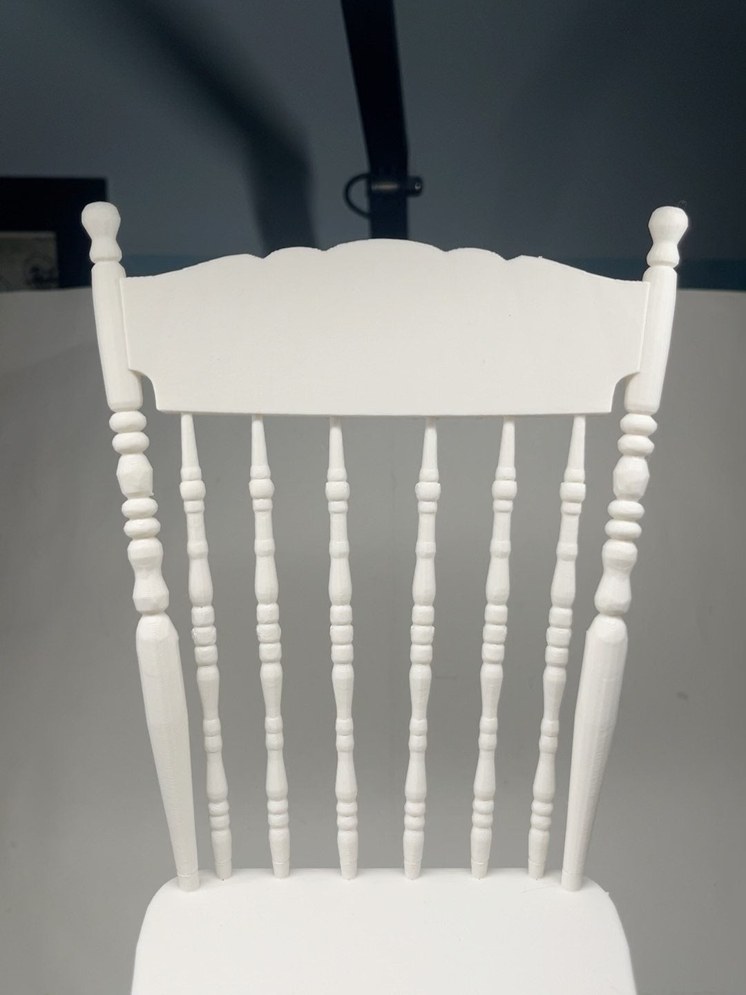 Silla Windsor de respaldo alto tallada BJD a escala 1:3, muebles para casa de muñecas en miniatura